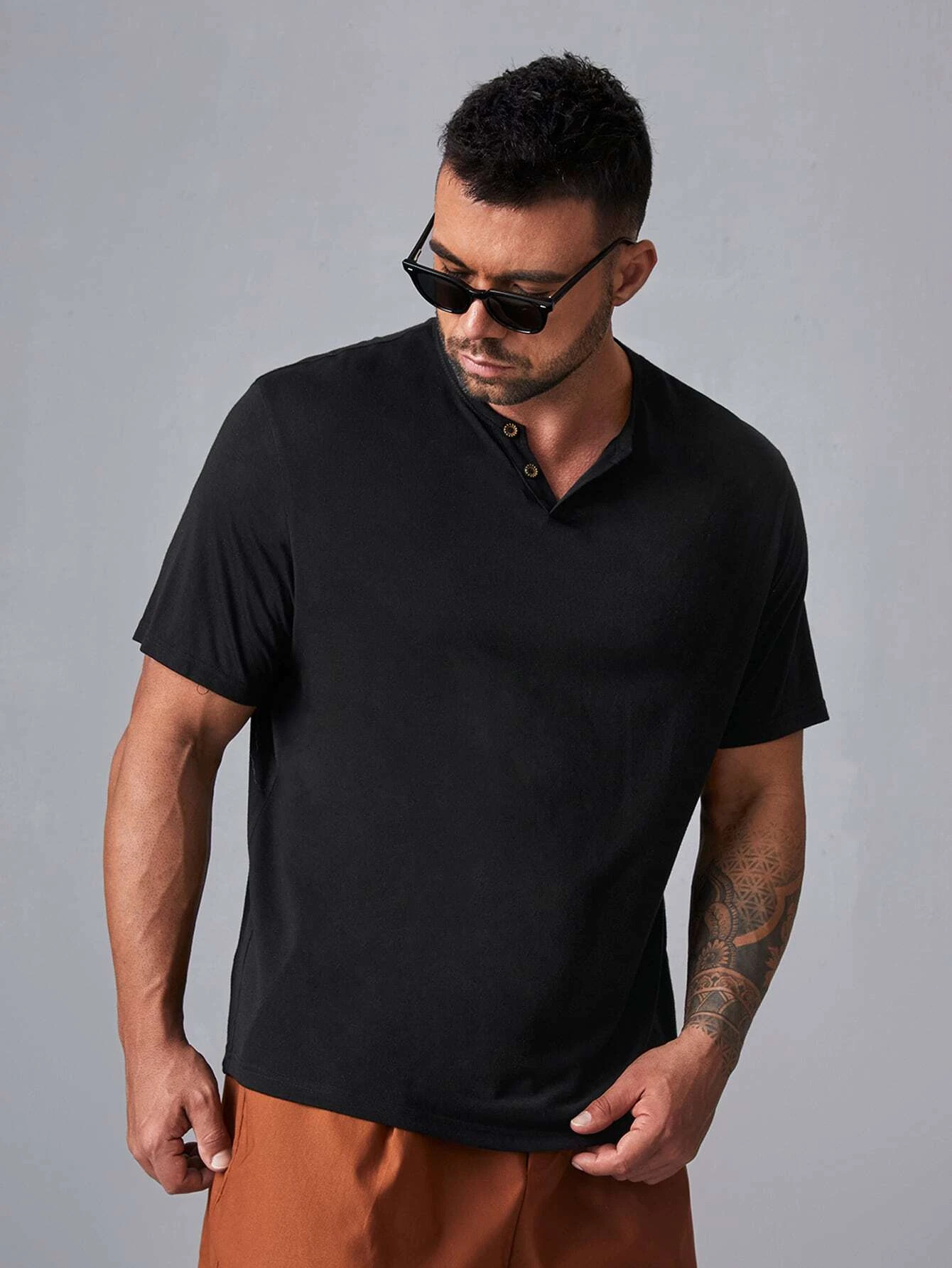 Black T-shirt-image